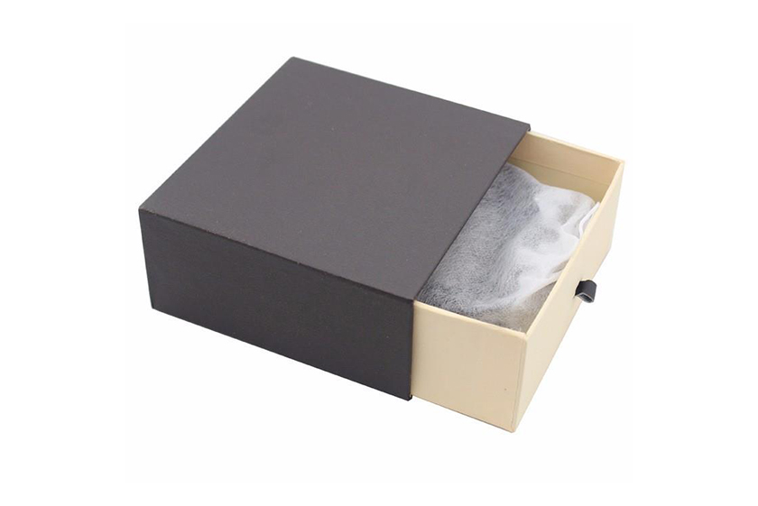 Gift Boxes & Envelopes